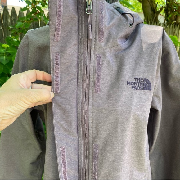 North Face Hyvent Lavender Rain Jacket - Picture 6 of 16